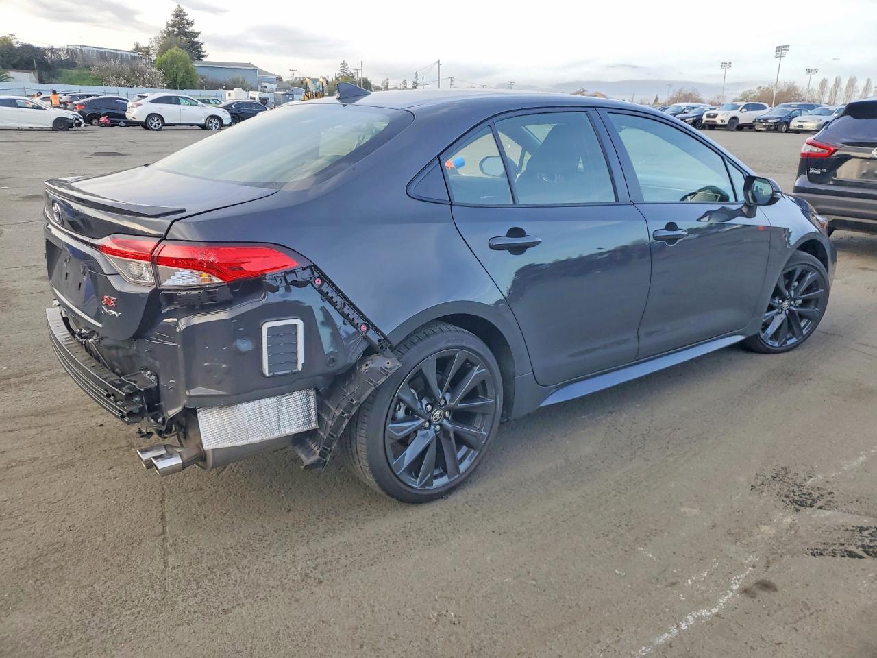 2025 TOYOTA COROLLA LE photo 5