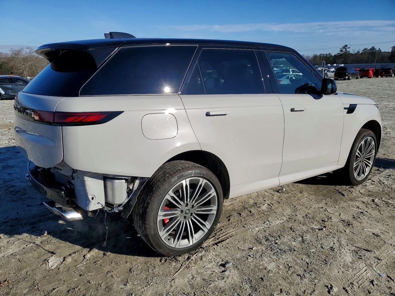 2025 LAND ROVER RANGE ROVER SPORT DYNAMIC SE photo 3