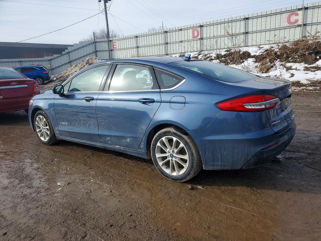 2019 FORD FUSION SE photo 2