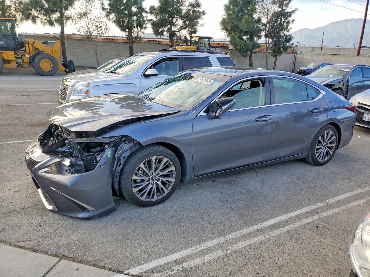 2020 LEXUS ES
