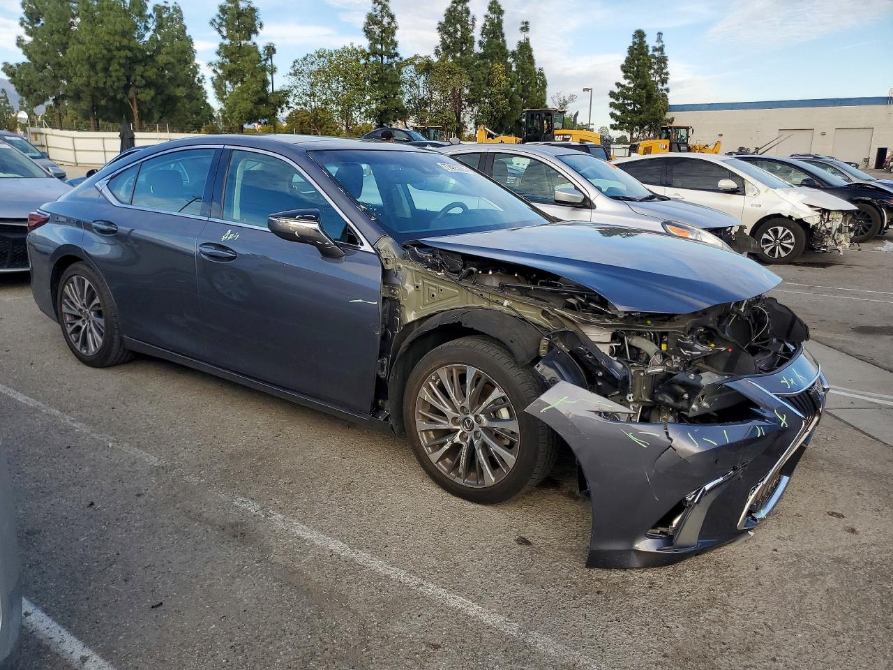 2020 LEXUS ES 350 photo 4
