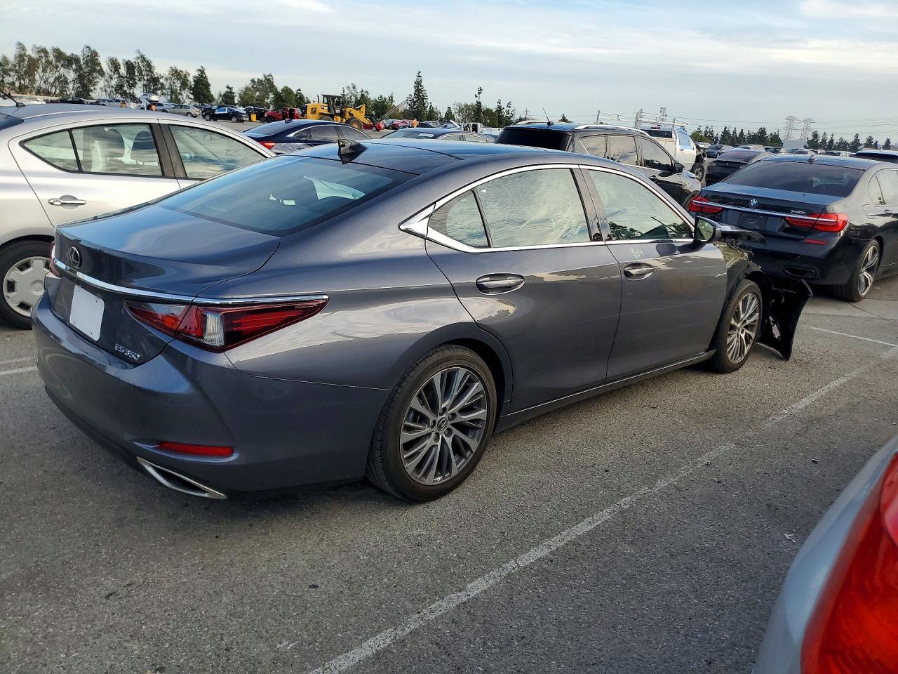 2020 LEXUS ES 350 photo 3