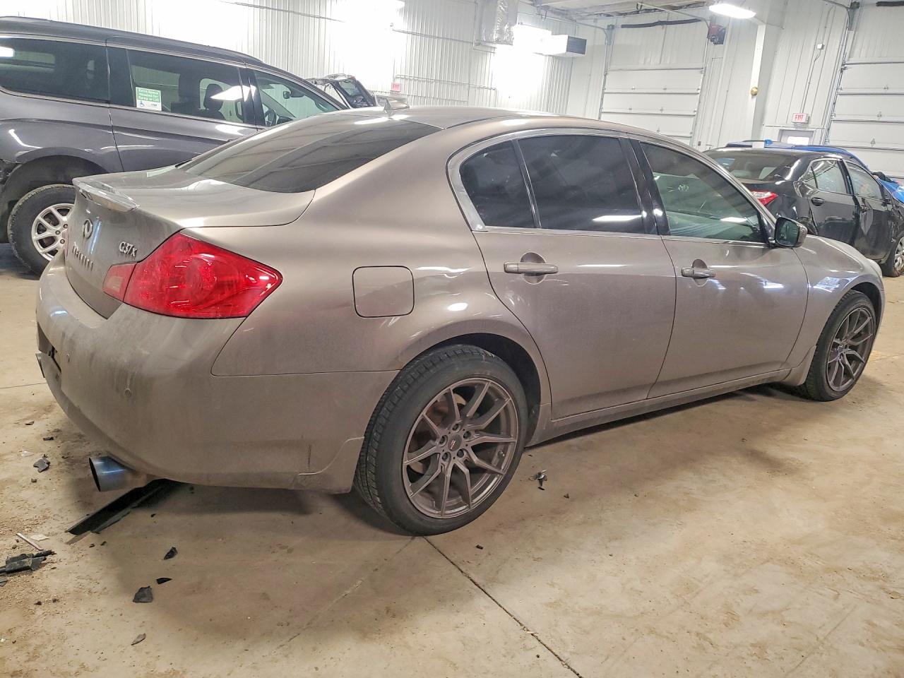 2012 INFINITI G37 photo 3
