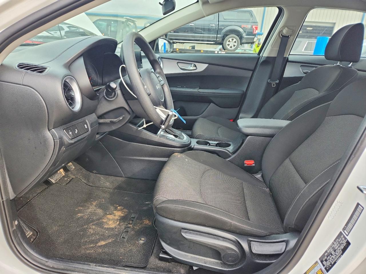 2024 KIA FORTE LX photo 13