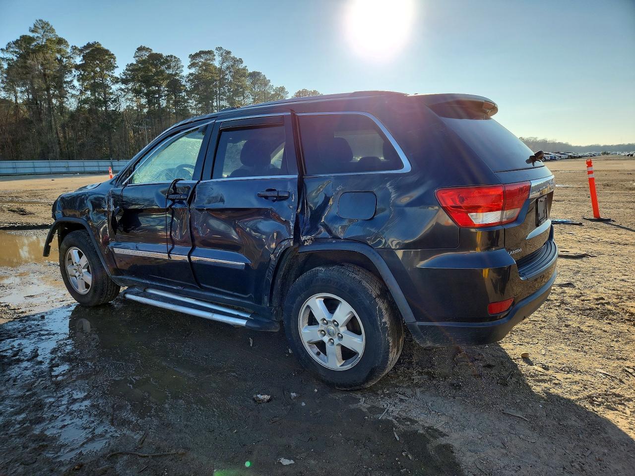 2012 JEEP GRAND CHEROKEE LAREDO photo 3