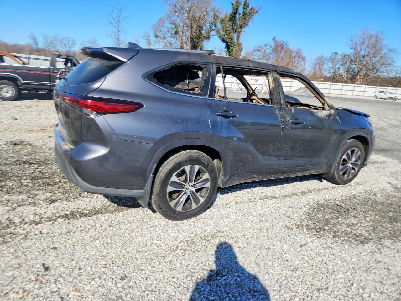 2020 TOYOTA HIGHLANDER XLE photo 5