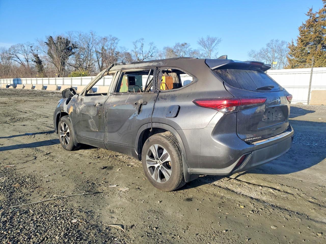 2020 TOYOTA HIGHLANDER XLE photo 3