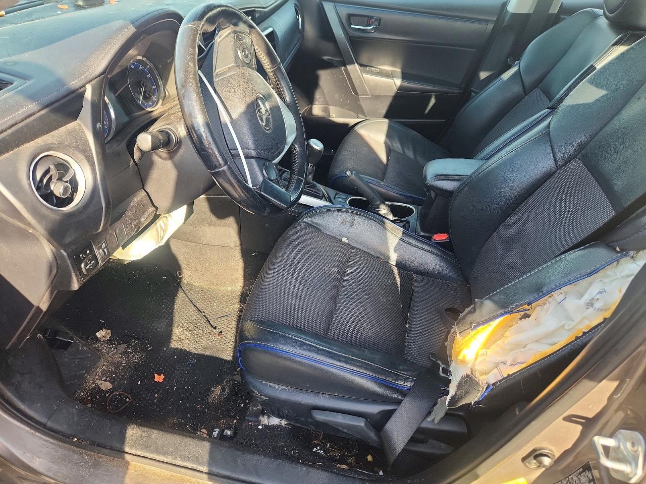 2017 TOYOTA COROLLA photo 7
