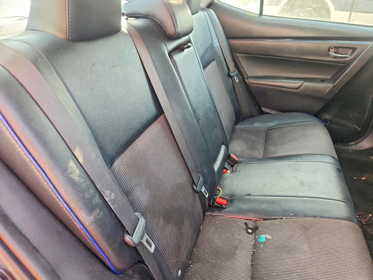 2017 TOYOTA COROLLA photo 10