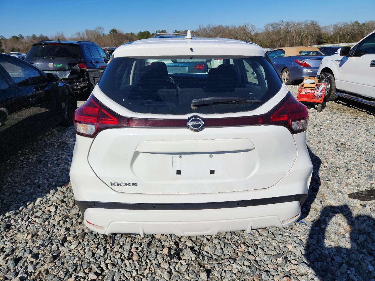 2022 NISSAN KICKS S photo 6