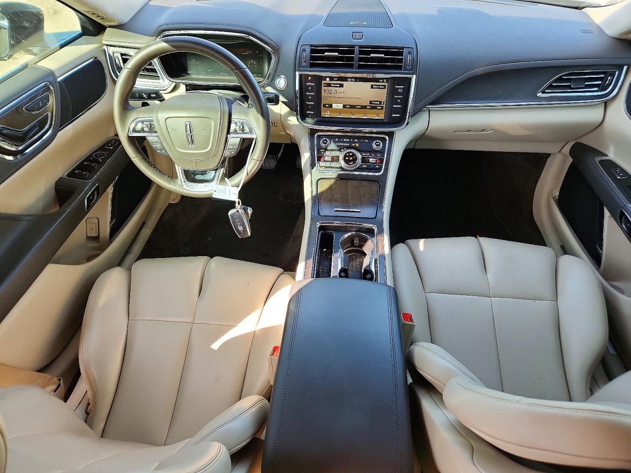 2018 LINCOLN CONTINENTAL PREMIERE photo 8