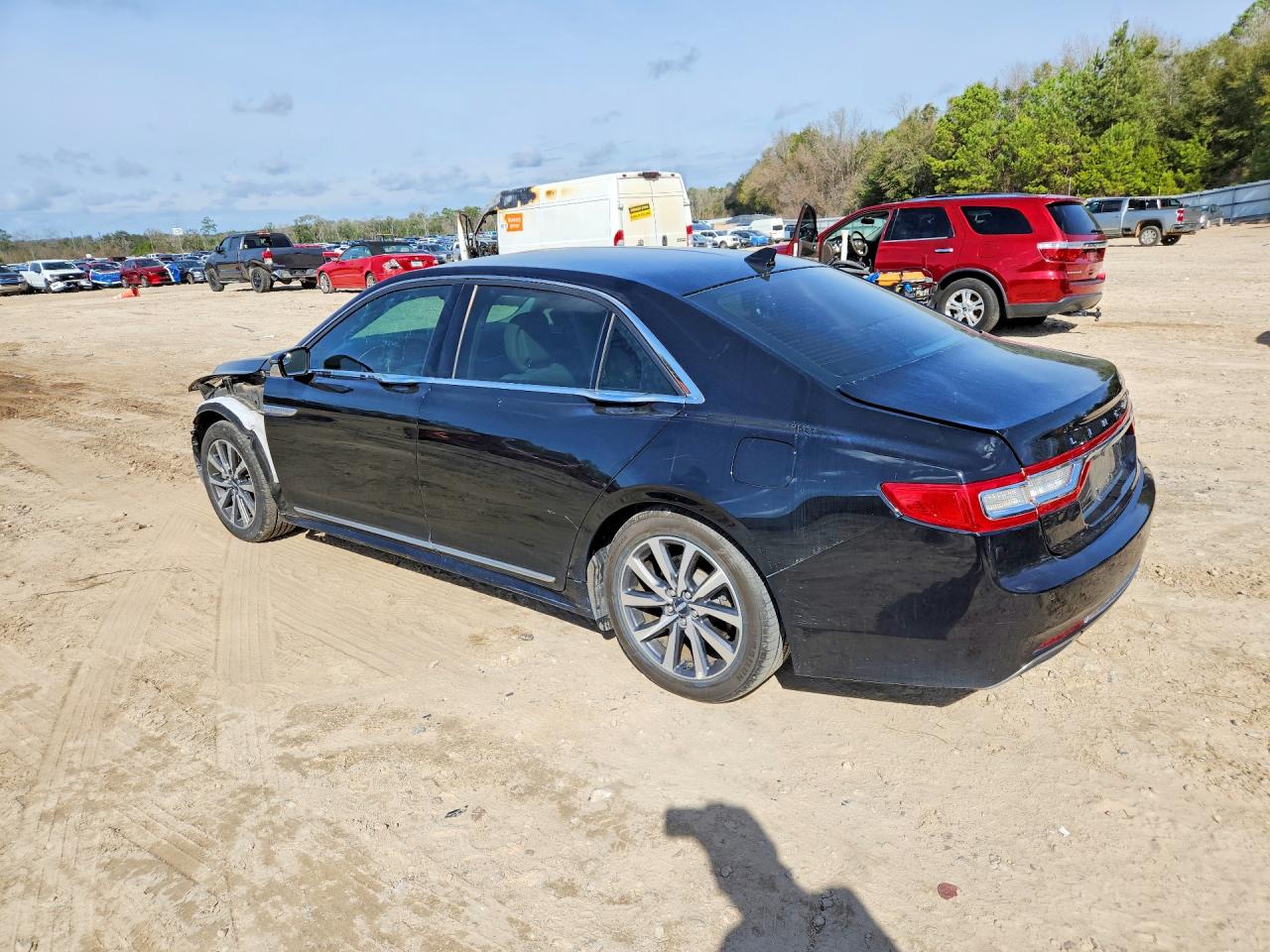 2018 LINCOLN CONTINENTAL PREMIERE photo 2