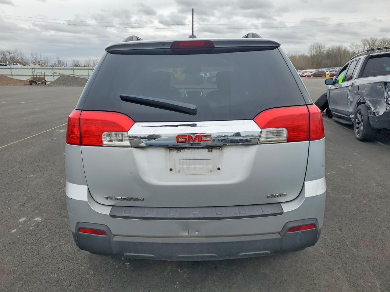 2015 GMC TERRAIN SLE photo 16