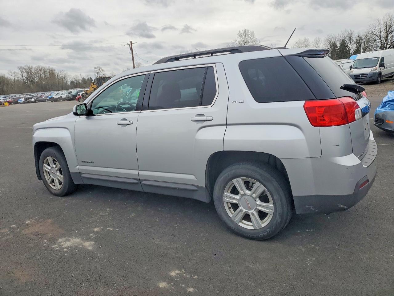 2015 GMC TERRAIN SLE photo 4