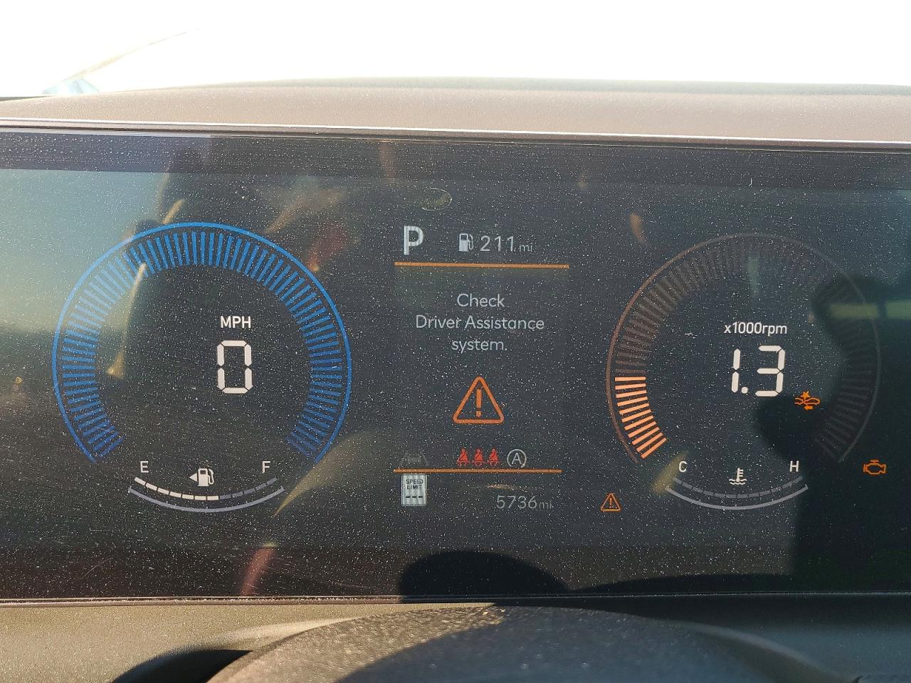 2025 HYUNDAI TUCSON SE photo 9