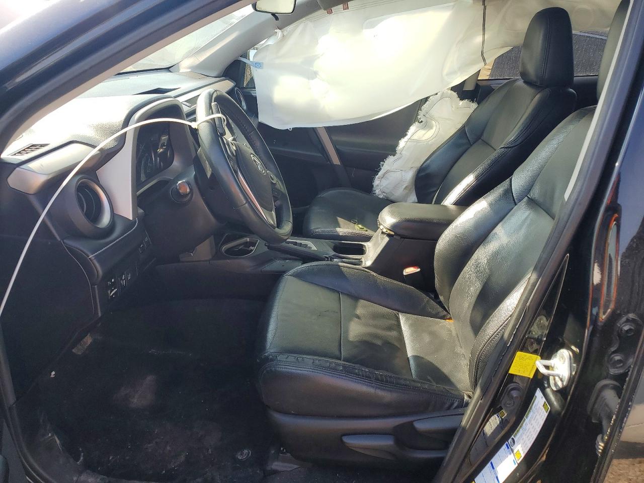 2017 TOYOTA RAV4 XLE photo 19