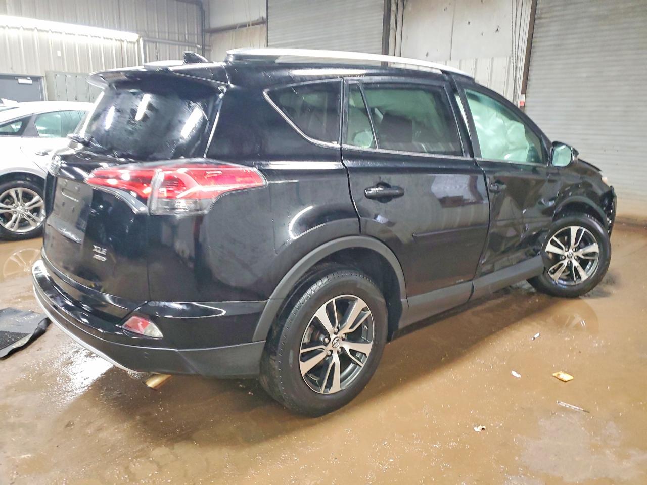 2017 TOYOTA RAV4 XLE photo 7