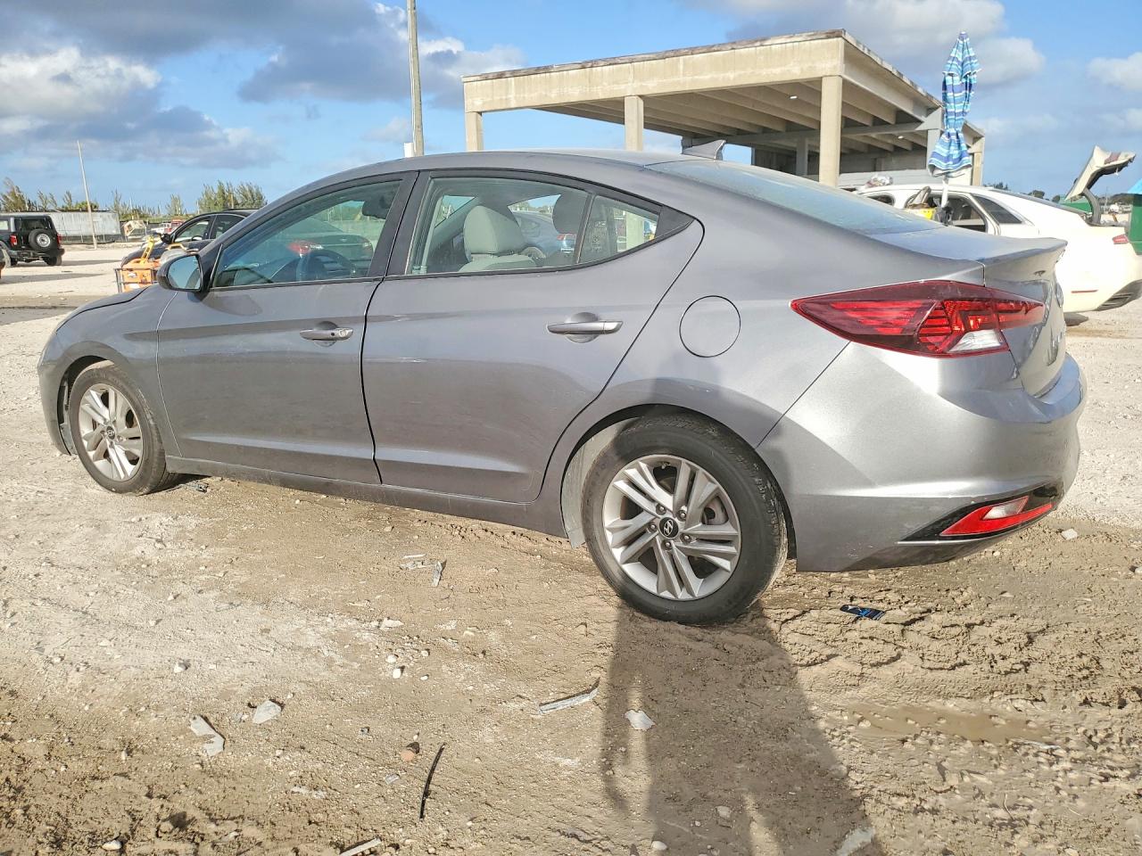 2019 HYUNDAI ELANTRA VALUE EDITION photo 2