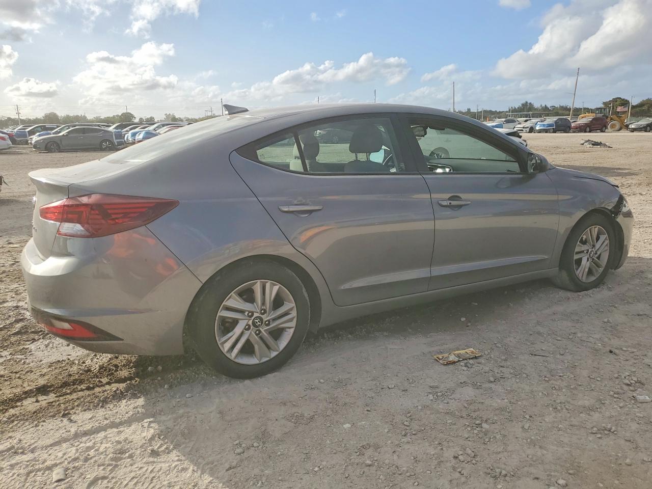 2019 HYUNDAI ELANTRA VALUE EDITION photo 3