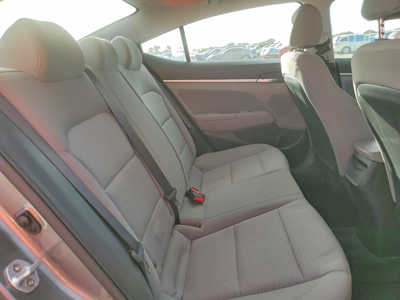 2019 HYUNDAI ELANTRA VALUE EDITION photo 10