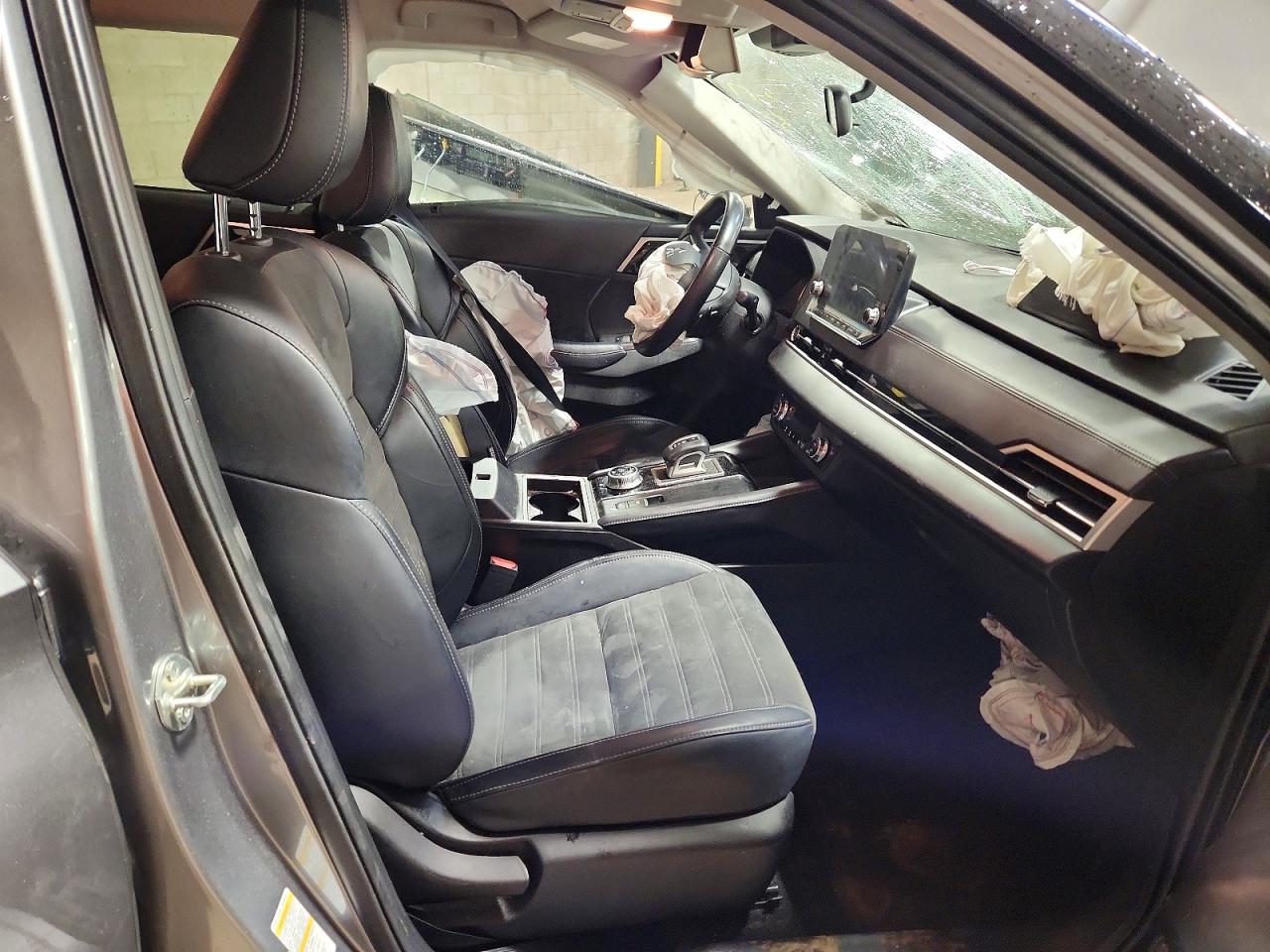 2024 MITSUBISHI OUTLANDER SE photo 19