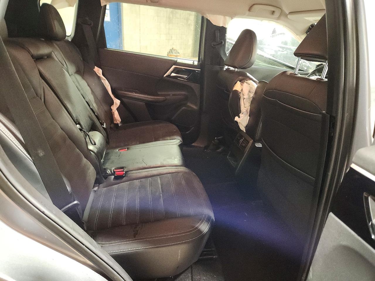 2024 MITSUBISHI OUTLANDER SE photo 28