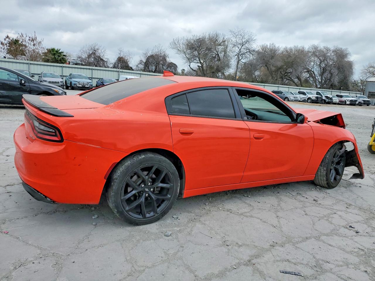 2017 DODGE CHARGER photo 5