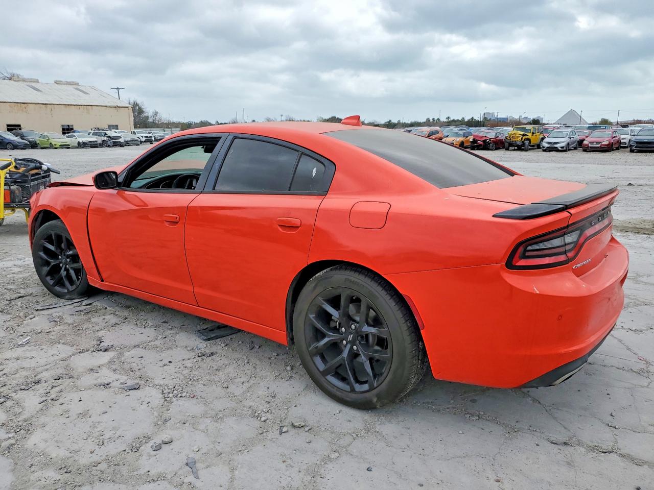 2017 DODGE CHARGER photo 3