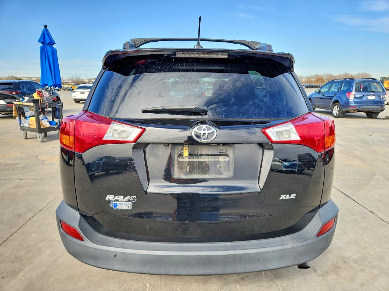 2014 TOYOTA RAV4 XLE photo 11