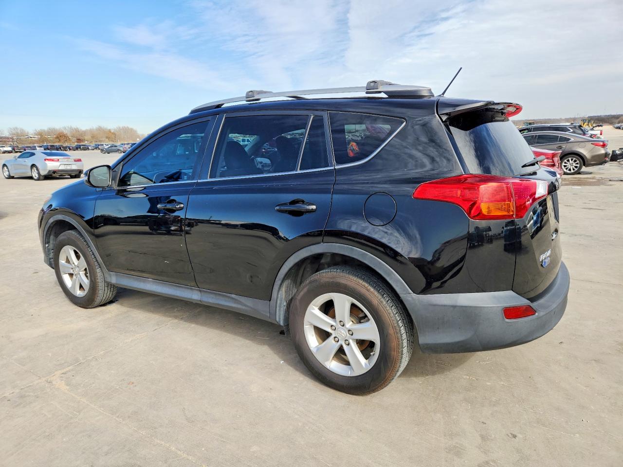 2014 TOYOTA RAV4 XLE photo 3