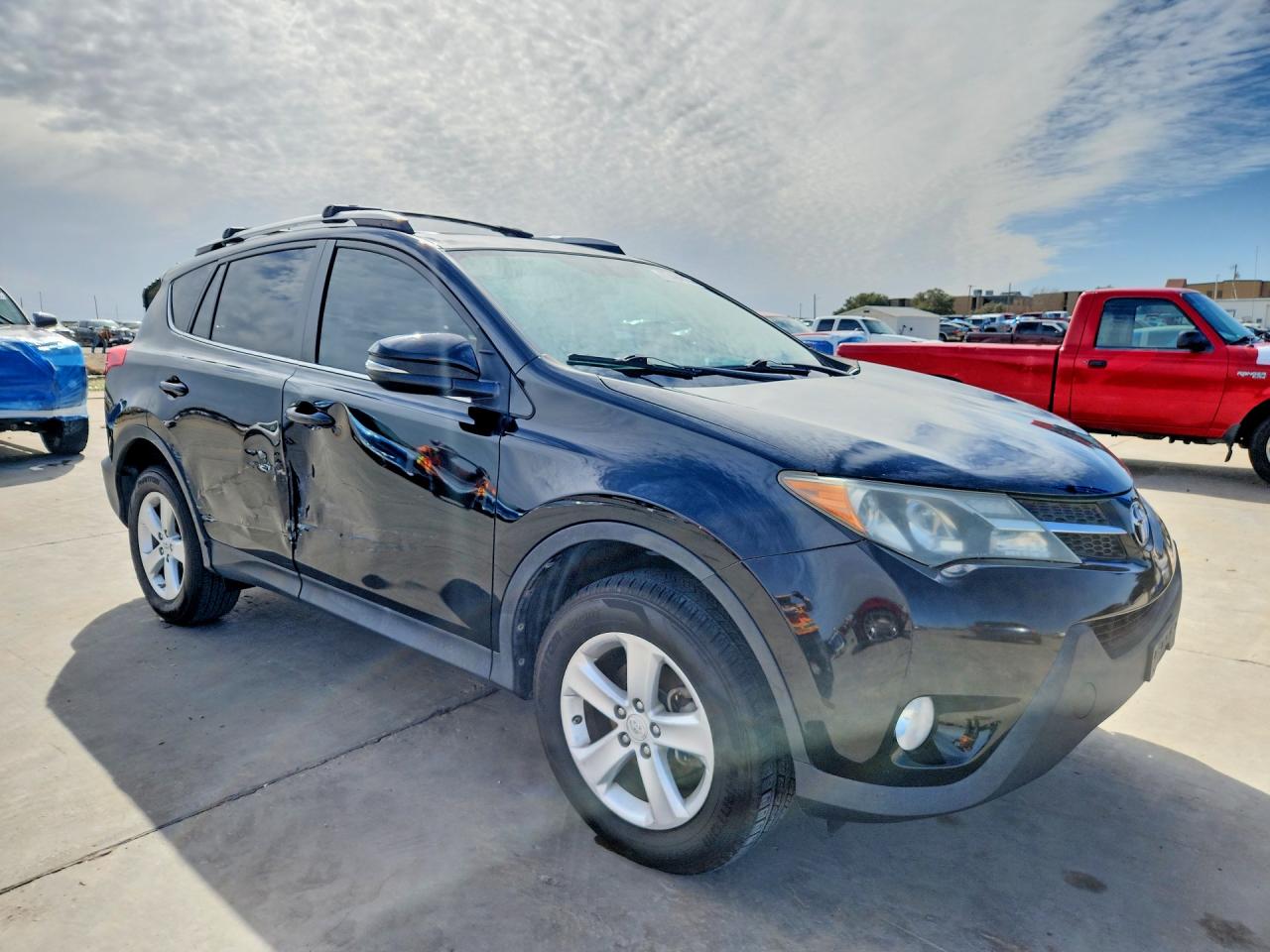 2014 TOYOTA RAV4 XLE photo 7