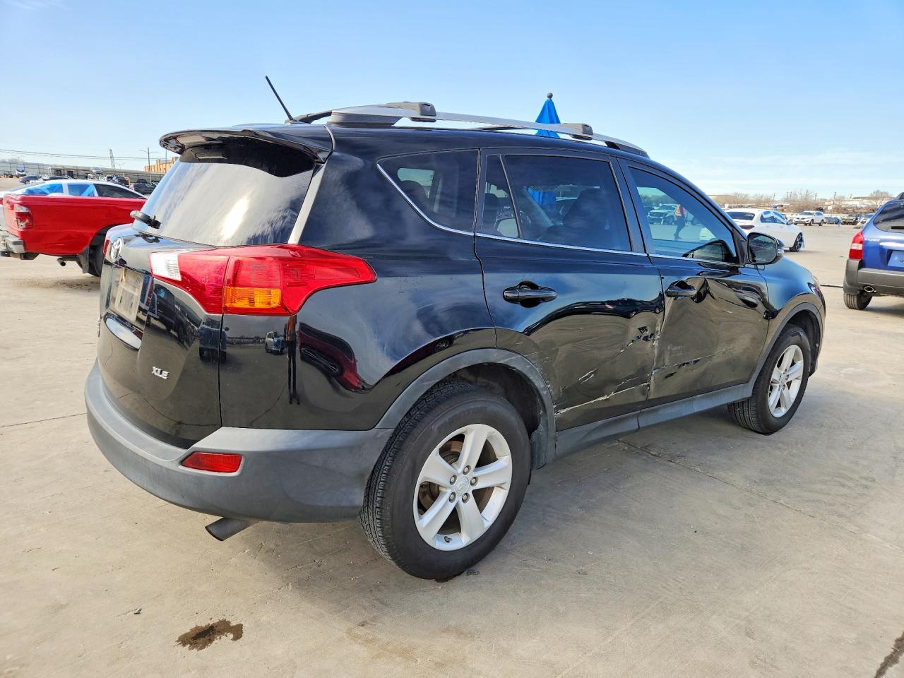 2014 TOYOTA RAV4 XLE photo 5