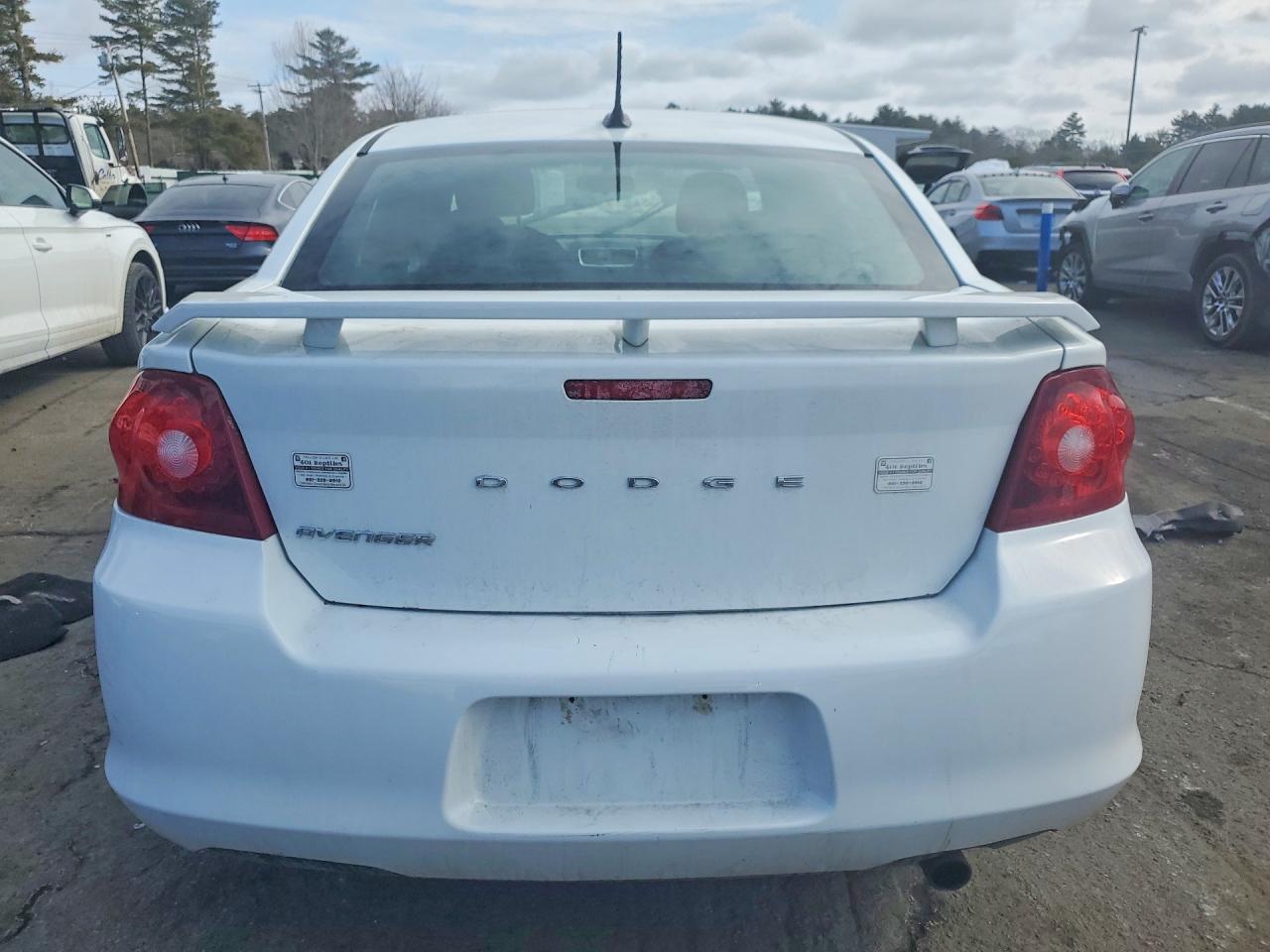 2014 DODGE AVENGER photo 6