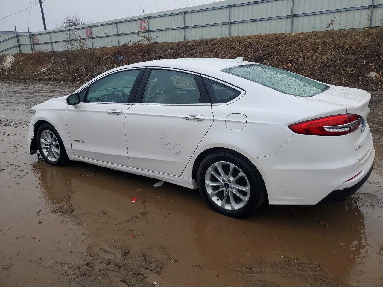 2019 FORD FUSION SEL photo 2