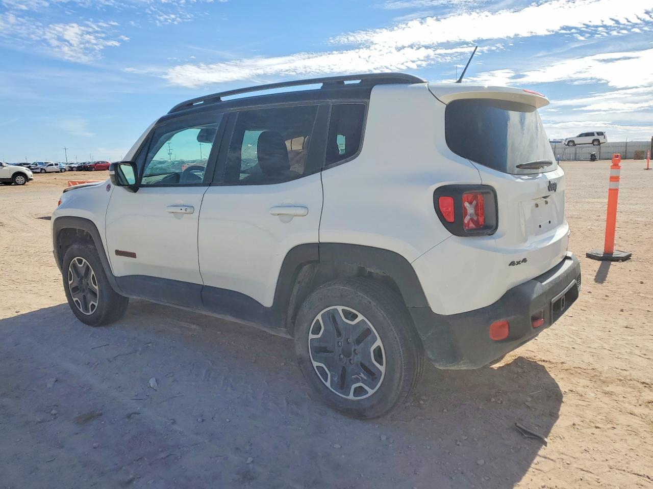 2015 JEEP RENEGADE photo 2