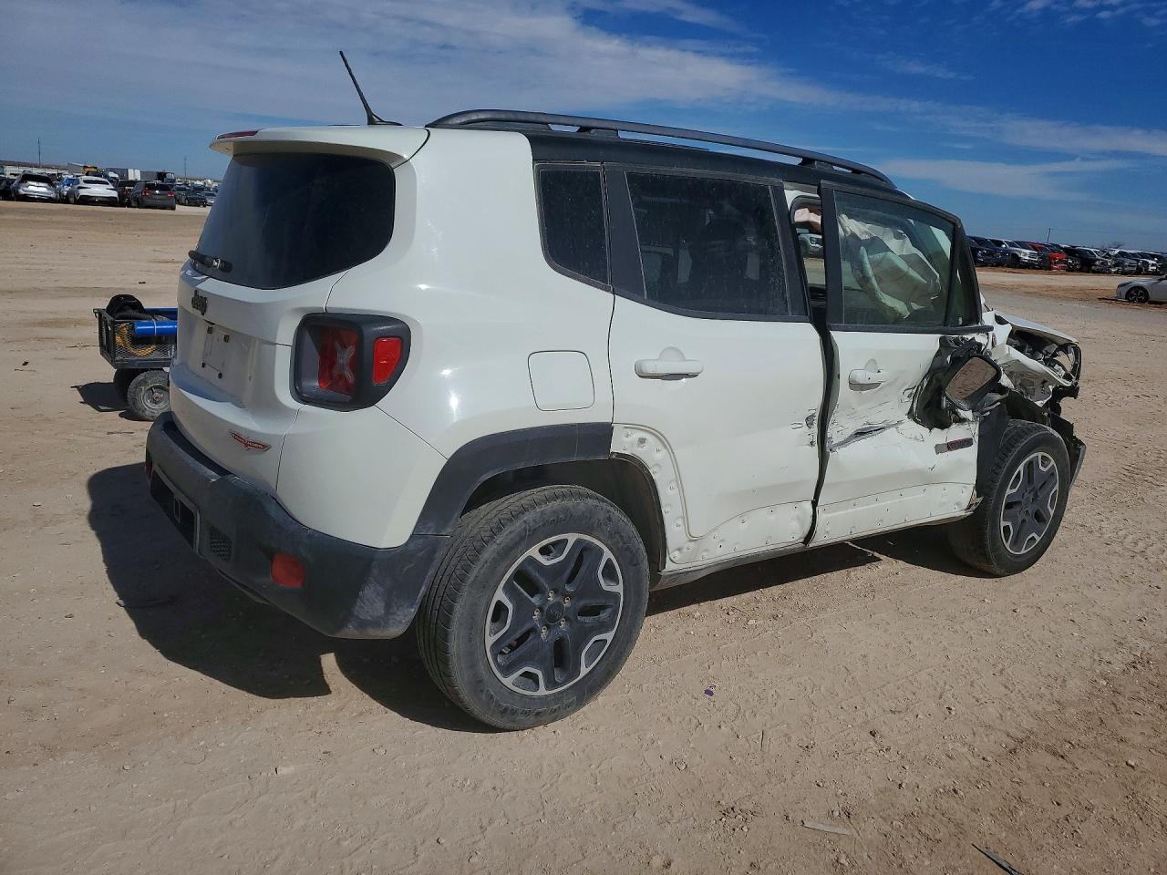 2015 JEEP RENEGADE photo 3