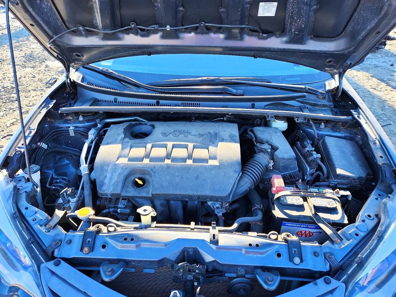 2015 TOYOTA COROLLA LE photo 11