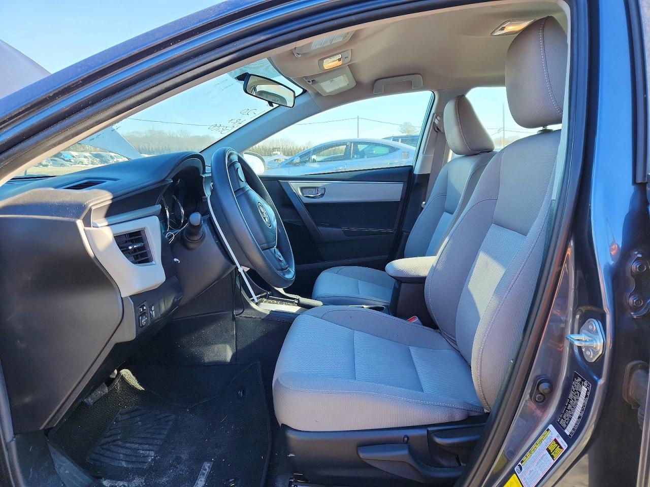 2015 TOYOTA COROLLA LE photo 7