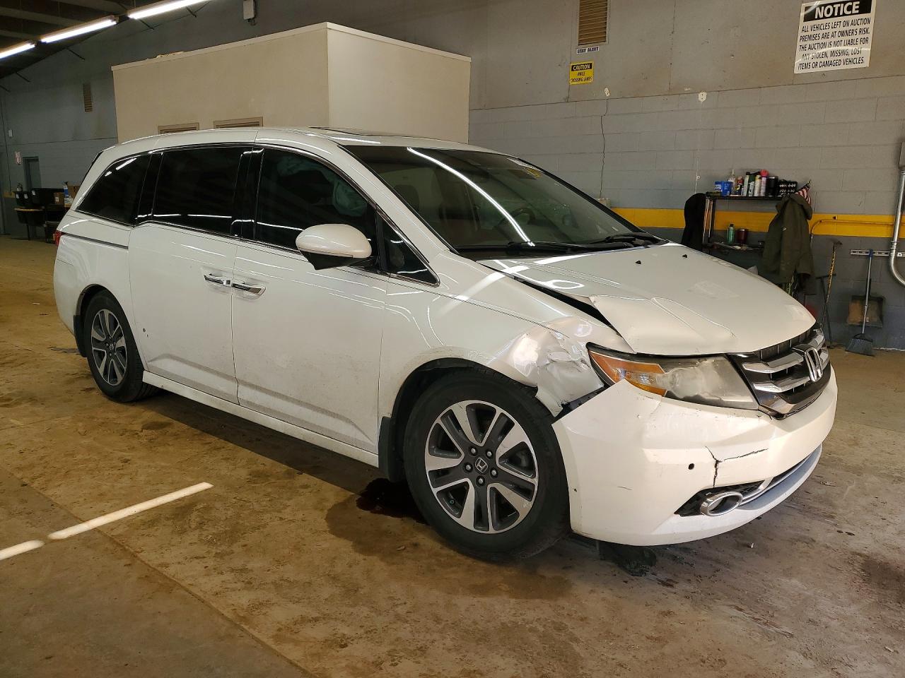 2014 HONDA ODYSSEY TOURING photo 4