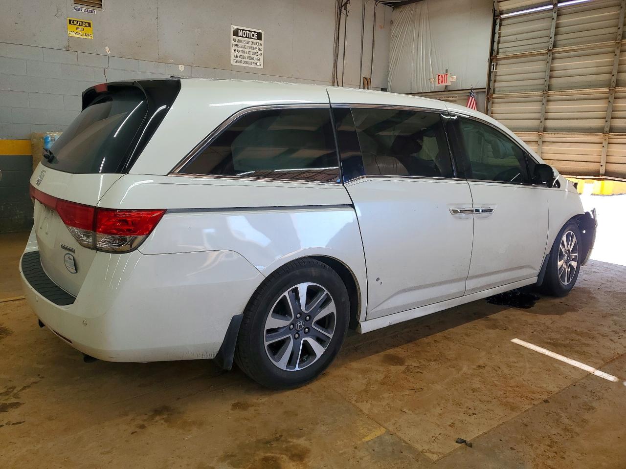 2014 HONDA ODYSSEY TOURING photo 3