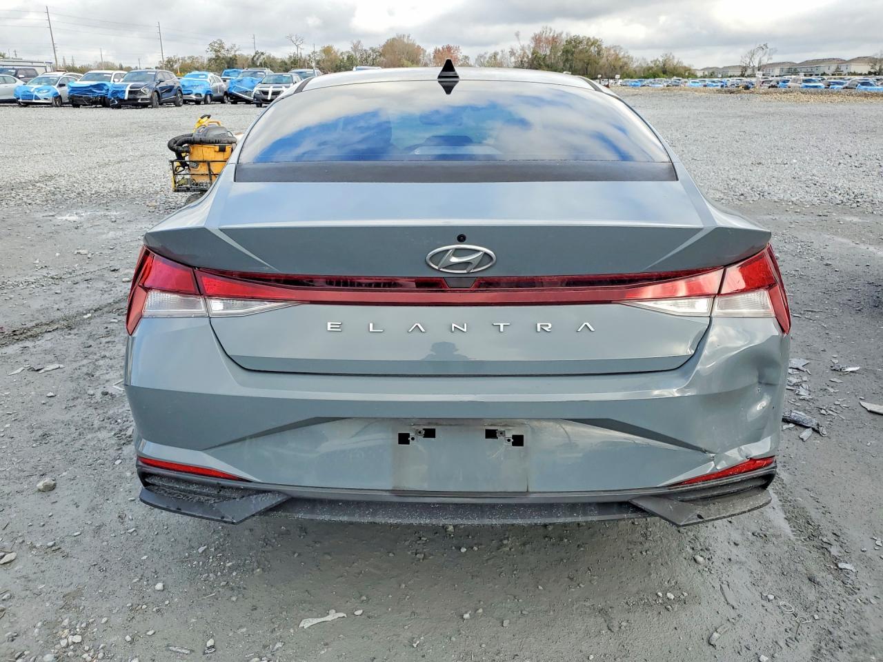 2021 HYUNDAI ELANTRA SE photo 6