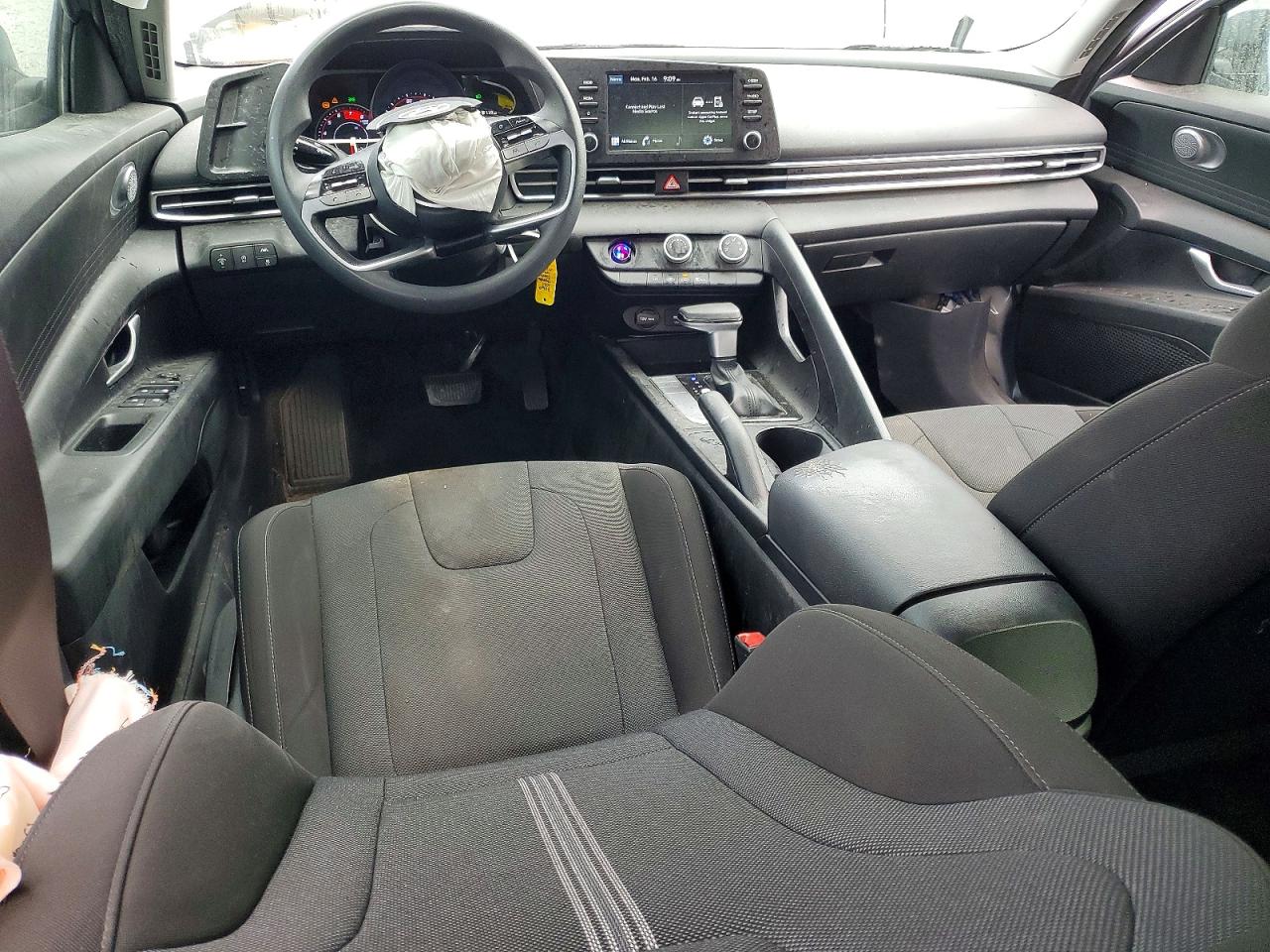 2021 HYUNDAI ELANTRA SE photo 8