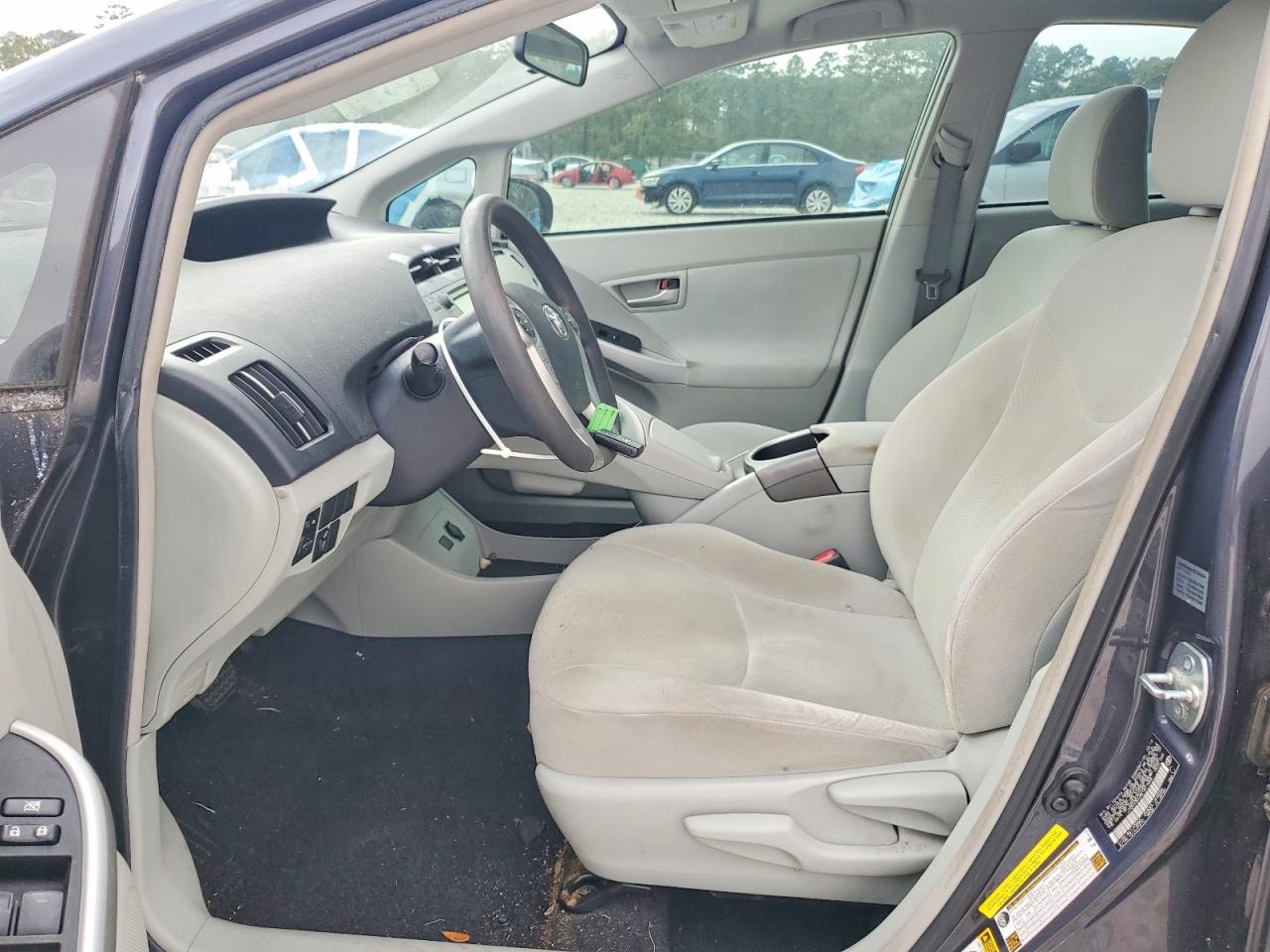 2014 TOYOTA PRIUS TWO photo 13
