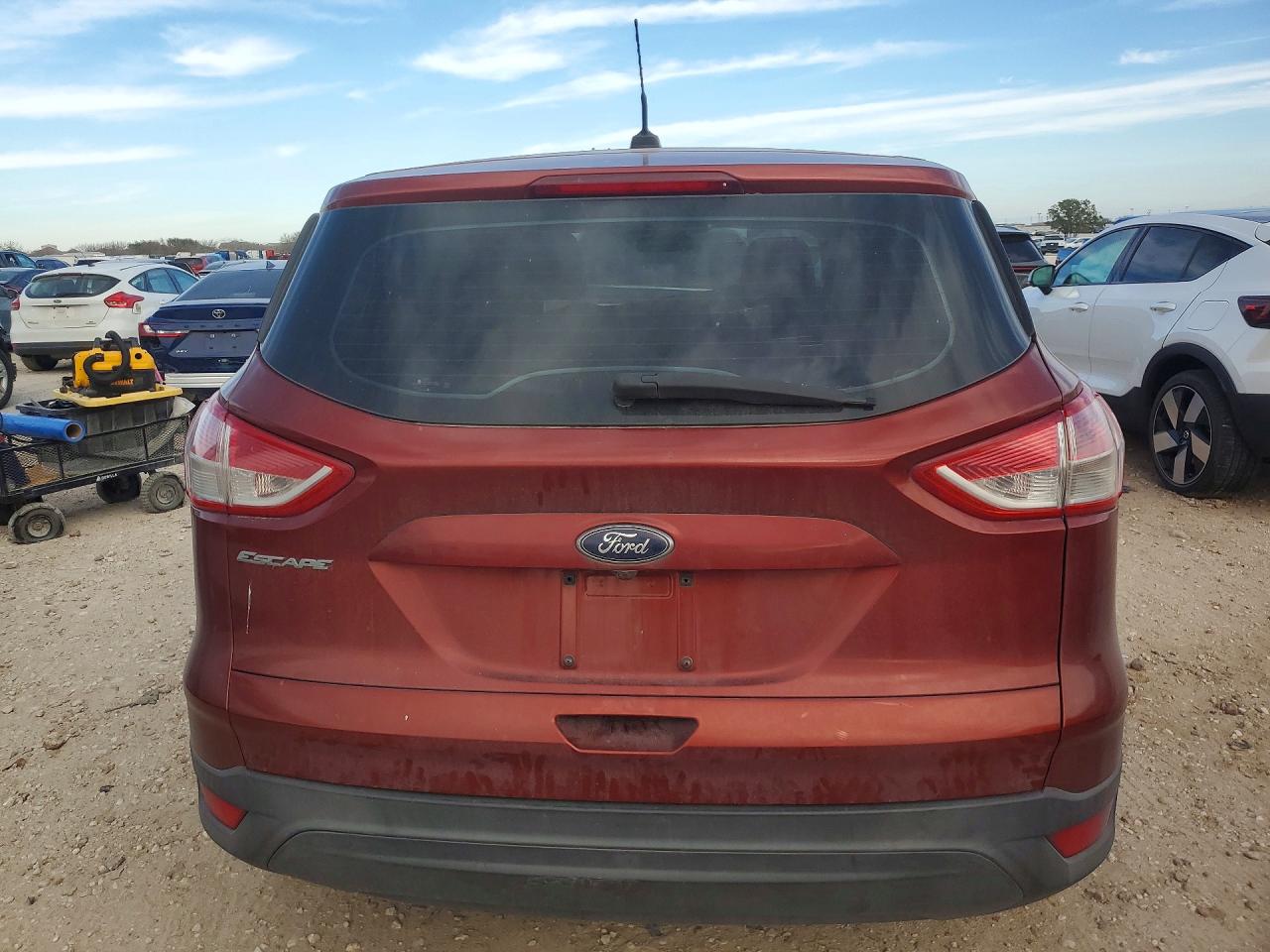2015 FORD ESCAPE S photo 6