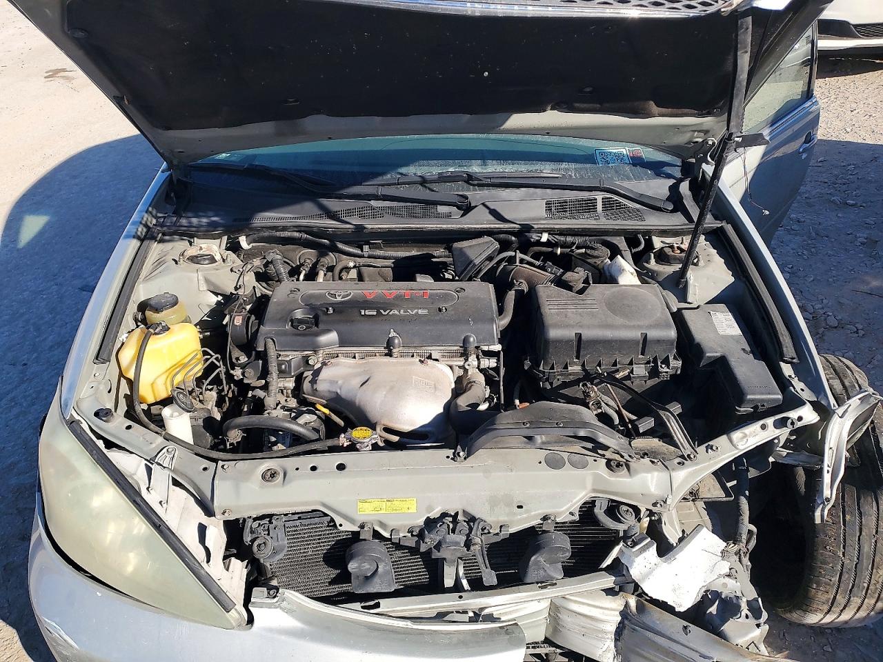2004 TOYOTA CAMRY LE photo 21