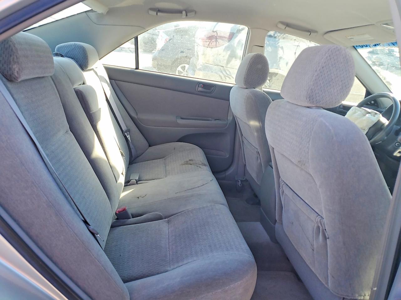 2004 TOYOTA CAMRY LE photo 19