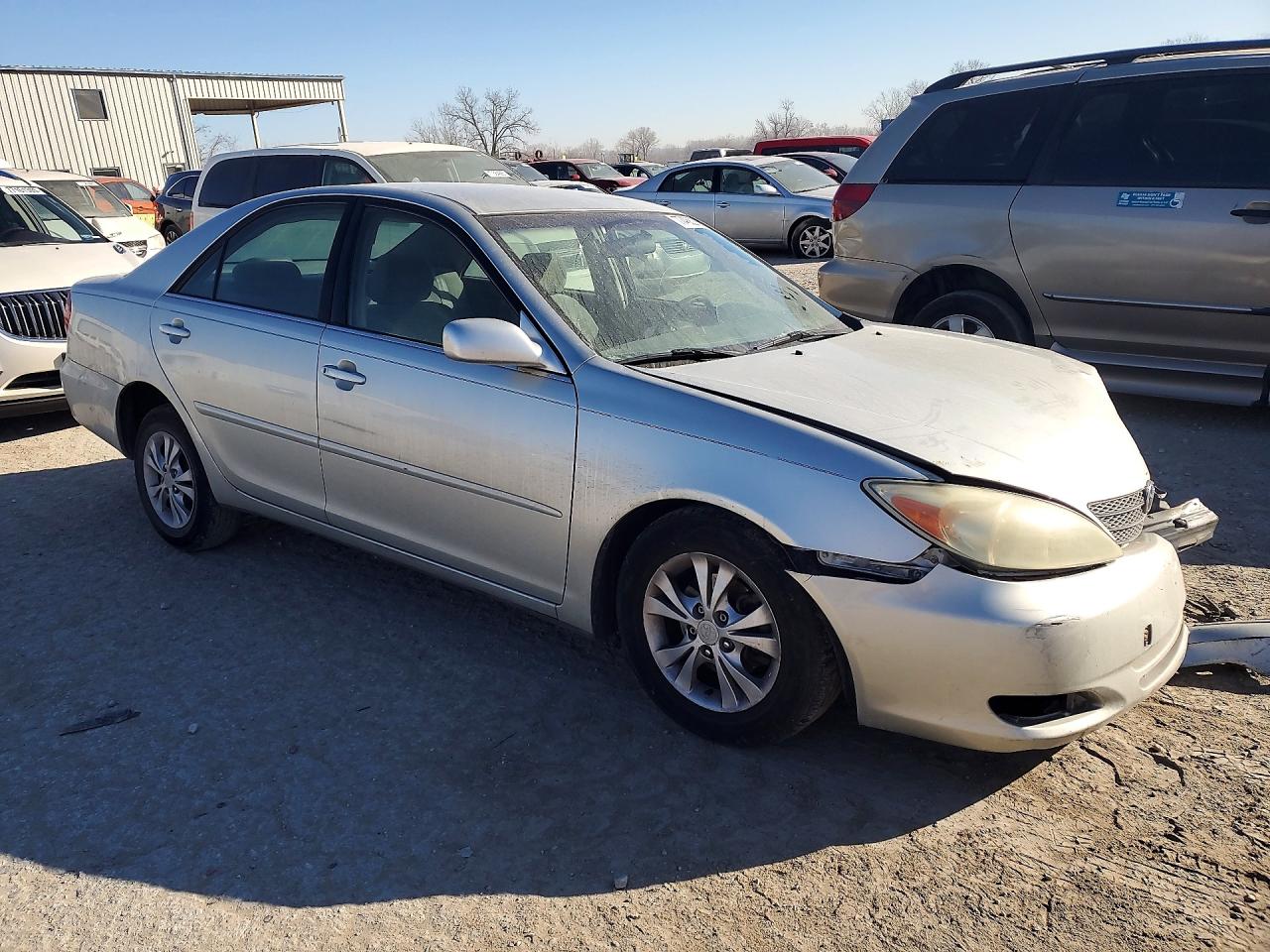 2004 TOYOTA CAMRY LE photo 7