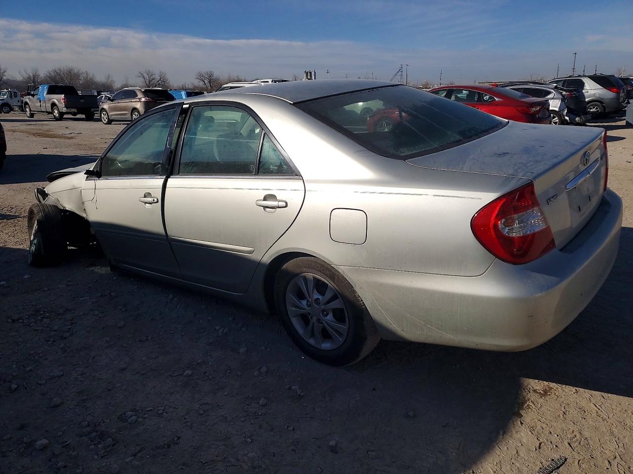 2004 TOYOTA CAMRY LE photo 3
