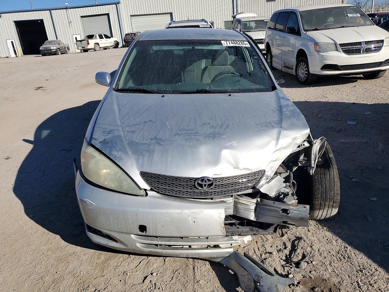 2004 TOYOTA CAMRY LE photo 9