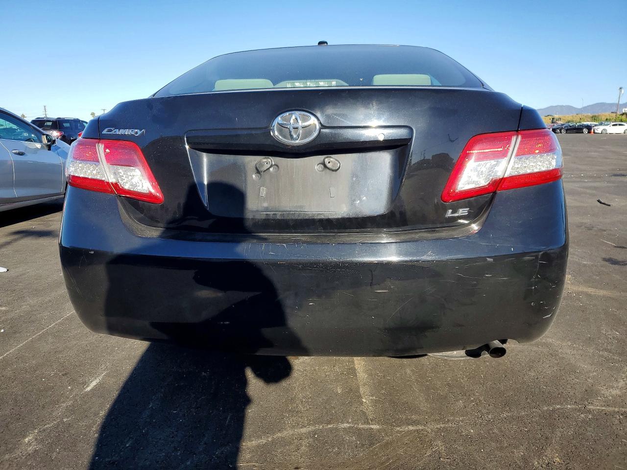 2010 TOYOTA CAMRY BASE photo 16